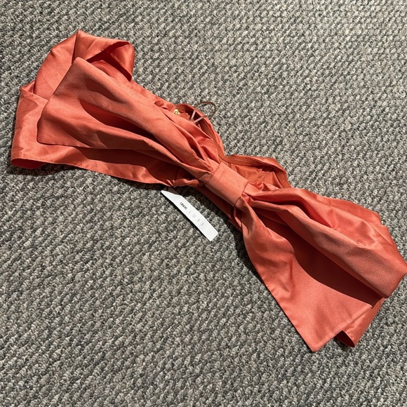 ASOS  Luxe top coral color satin oversized bow crop - Picture 4 of 7